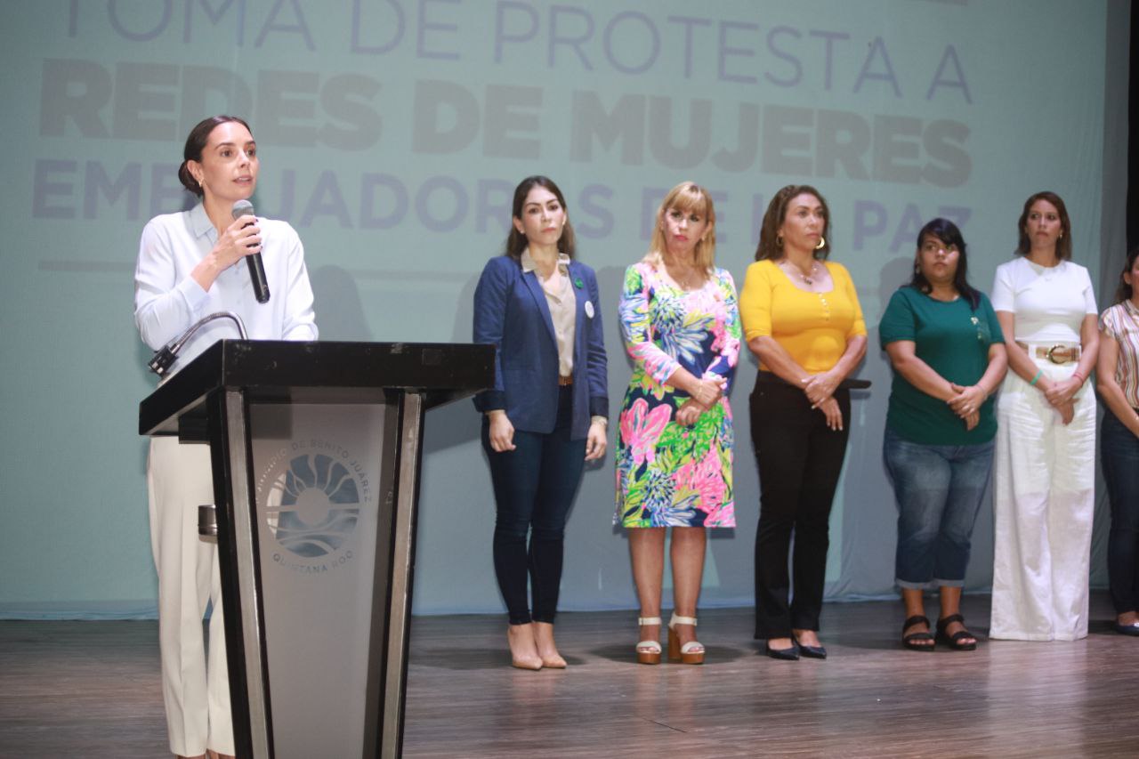 ANA PATRICIA PERALTA TOMA PROTESTA A INTEGRANTES DE LAS REDES DE ...